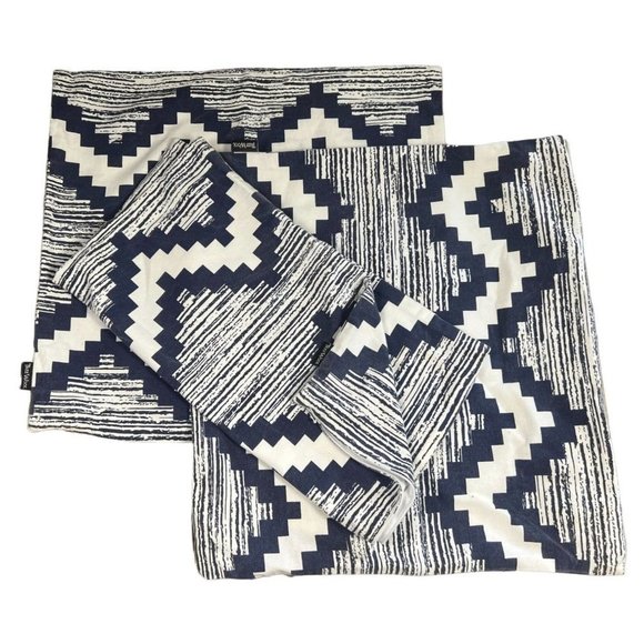 TREE Wool lot of three navy and white pillow shams,  geometric print, zip closur - Picture 1 of 6